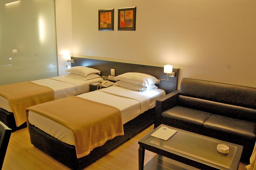 Comfort Inn Sunset Ahmedabad Exterior photo